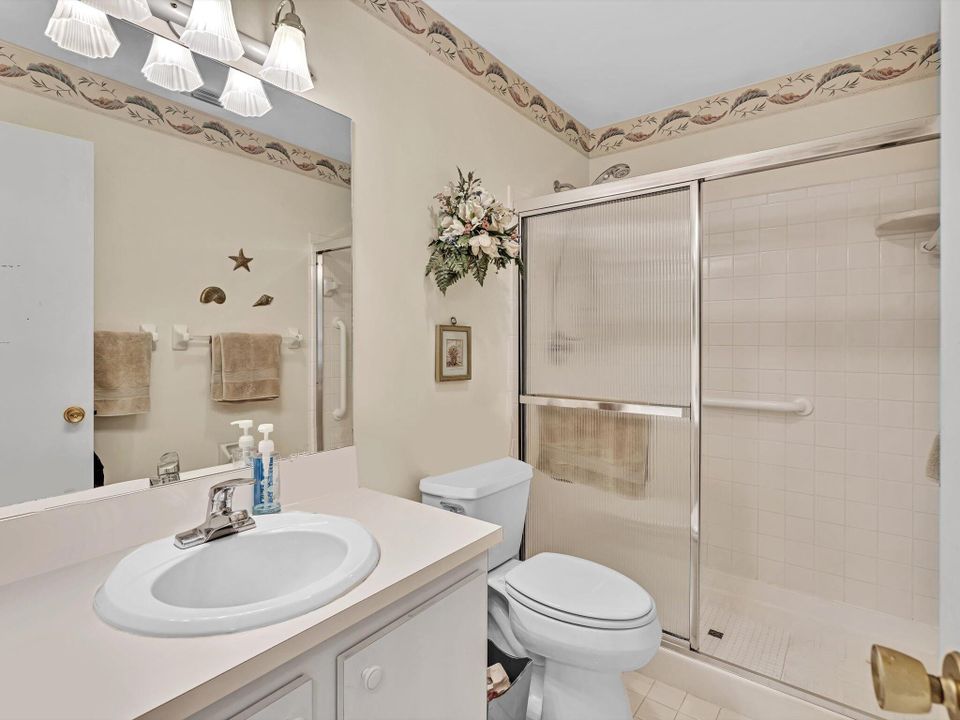 For Sale: $299,900 (2 beds, 2 baths, 1660 Square Feet)