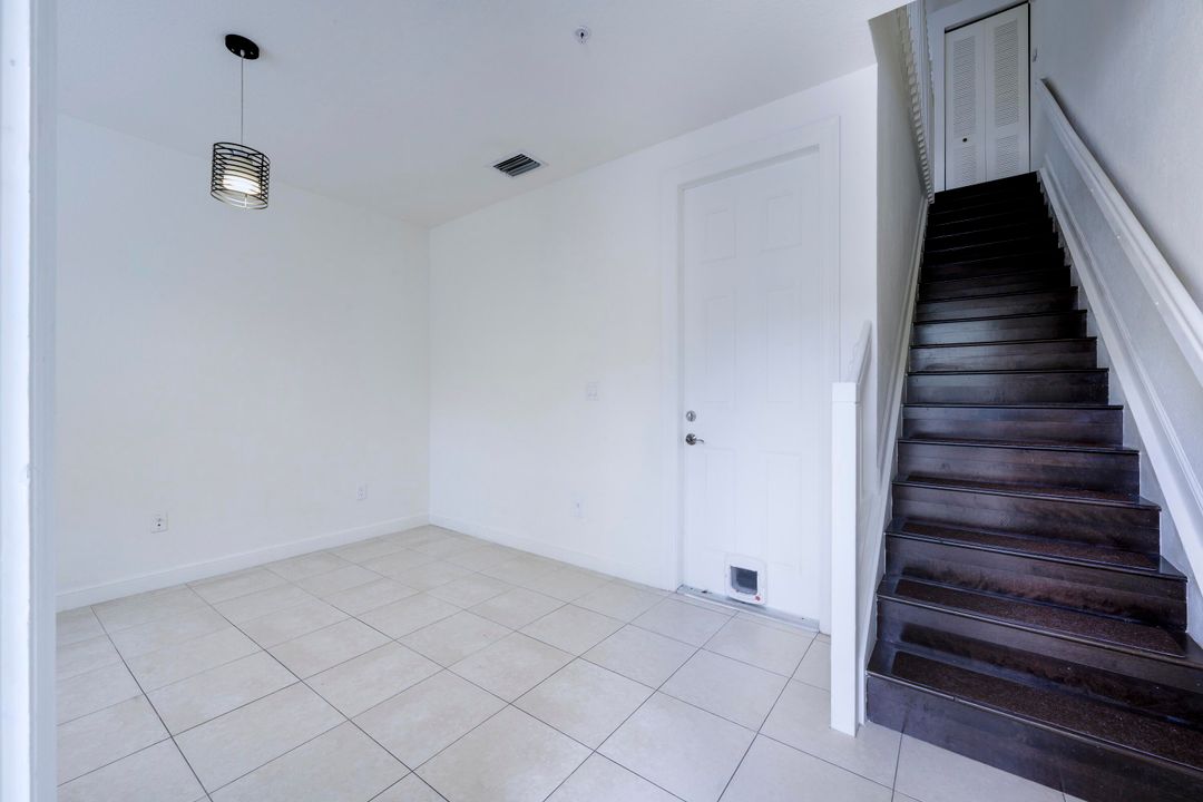 For Sale: $349,800 (3 beds, 2 baths, 1326 Square Feet)