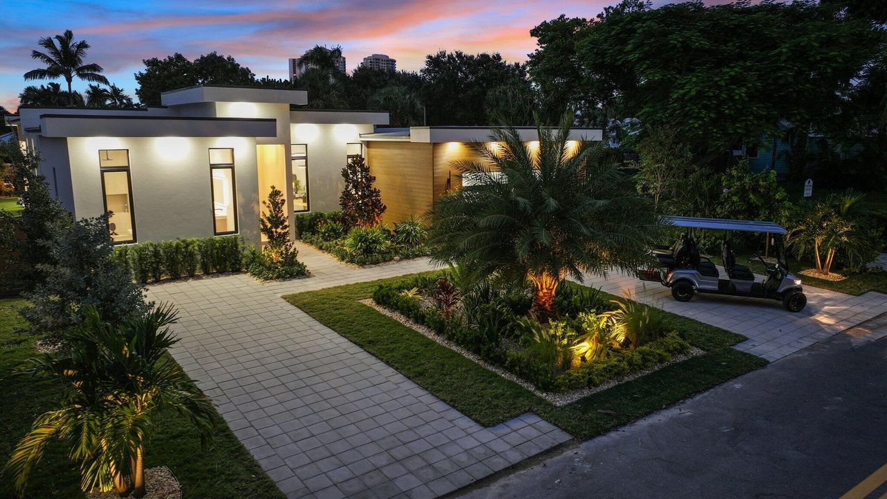 En Venta: $2,499,000 (4 camas, 3 baños, 2598 Pies cuadrados)