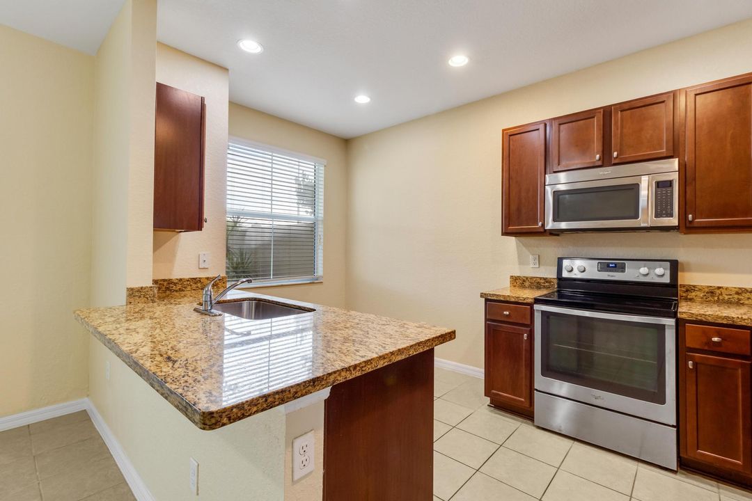 For Rent: $2,580 (3 beds, 2 baths, 1551 Square Feet)