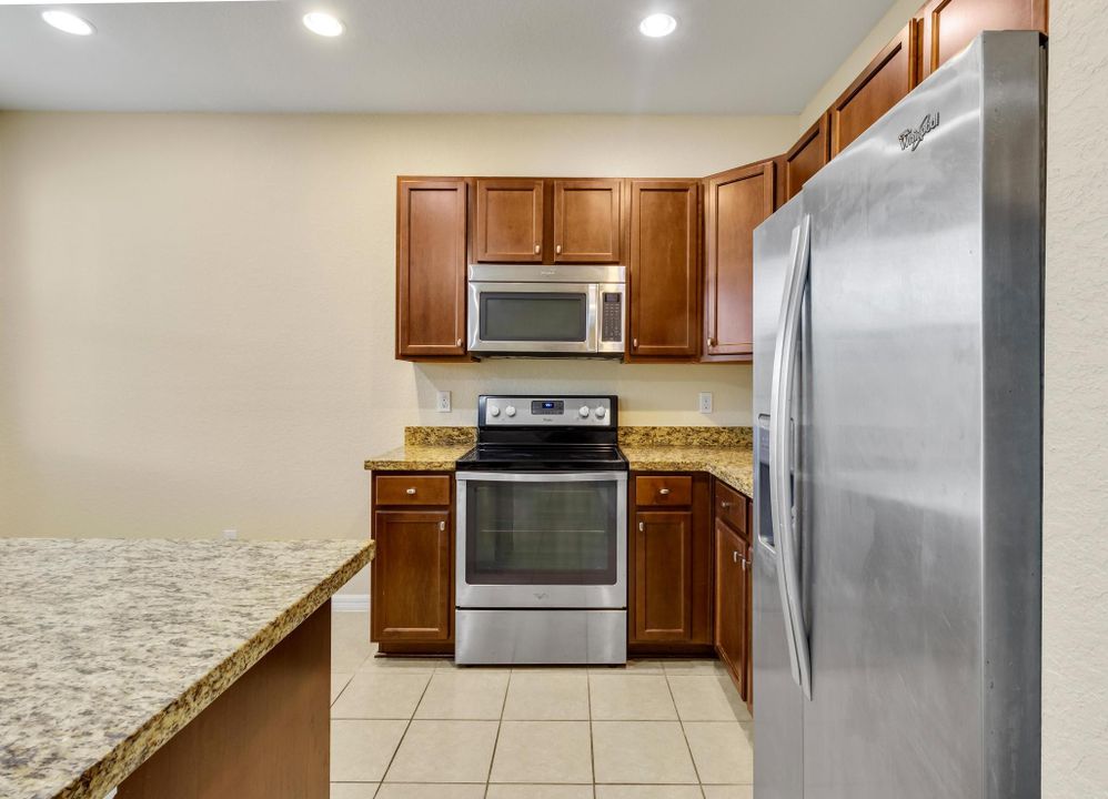 For Rent: $2,580 (3 beds, 2 baths, 1551 Square Feet)