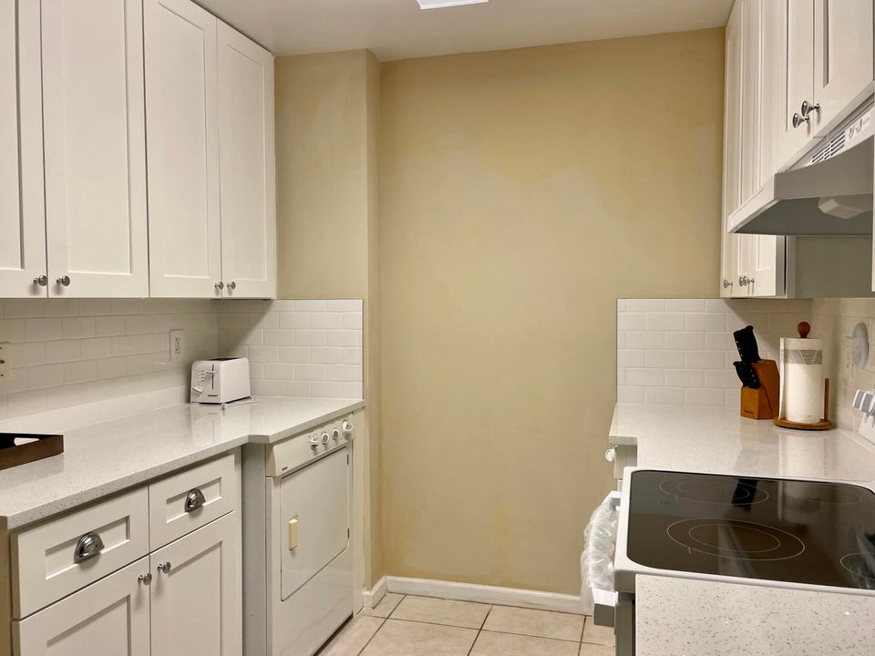 For Rent: $2,300 (1 beds, 1 baths, 745 Square Feet)