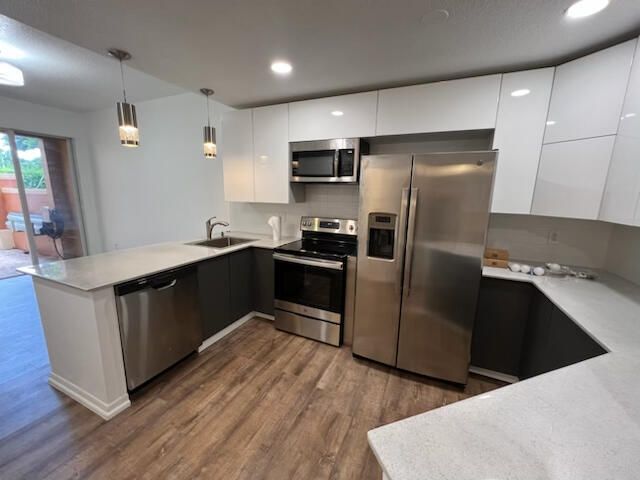 For Sale: $424,900 (3 beds, 2 baths, 1391 Square Feet)