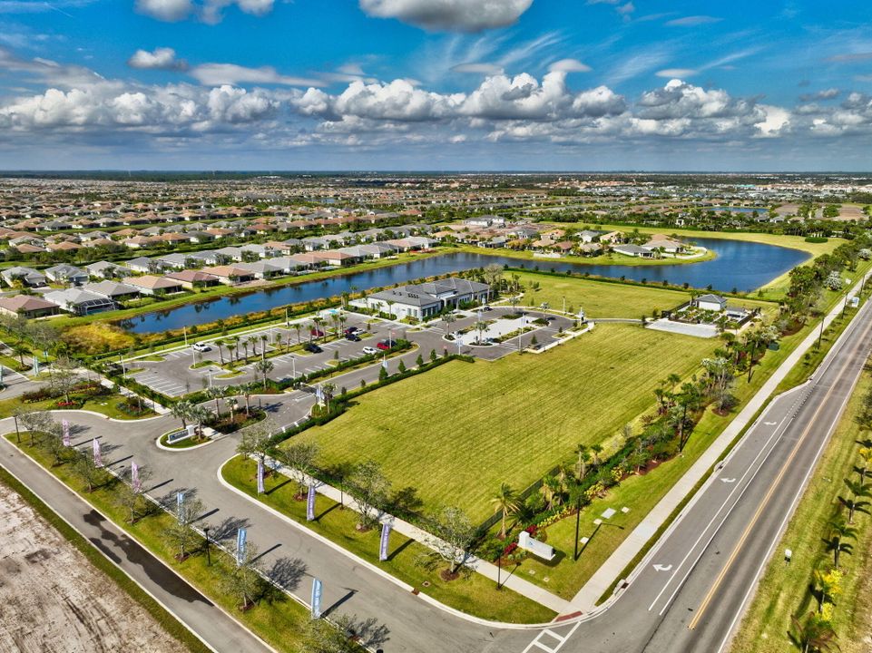 For Sale: $749,000 (3 beds, 3 baths, 2352 Square Feet)