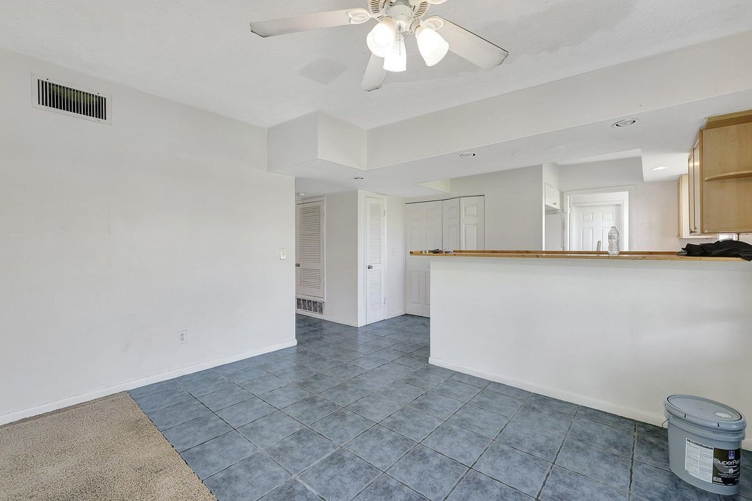 For Sale: $250,000 (2 beds, 1 baths, 1088 Square Feet)