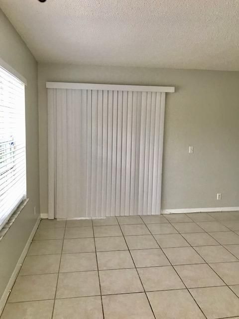 For Rent: $2,000 (2 beds, 2 baths, 1161 Square Feet)