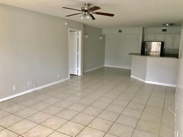 For Rent: $2,000 (2 beds, 2 baths, 1161 Square Feet)