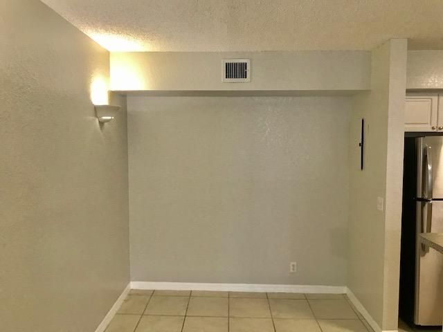 For Rent: $2,000 (2 beds, 2 baths, 1161 Square Feet)