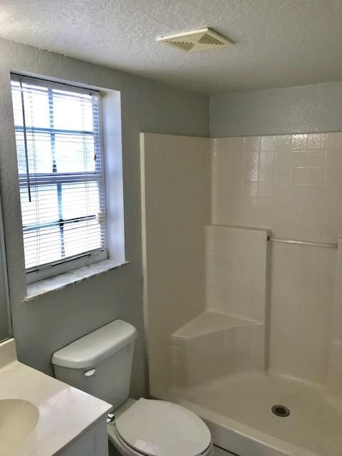 For Rent: $2,000 (2 beds, 2 baths, 1161 Square Feet)