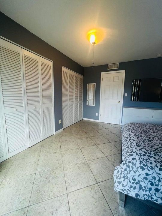 For Sale: $107,000 (1 beds, 1 baths, 590 Square Feet)