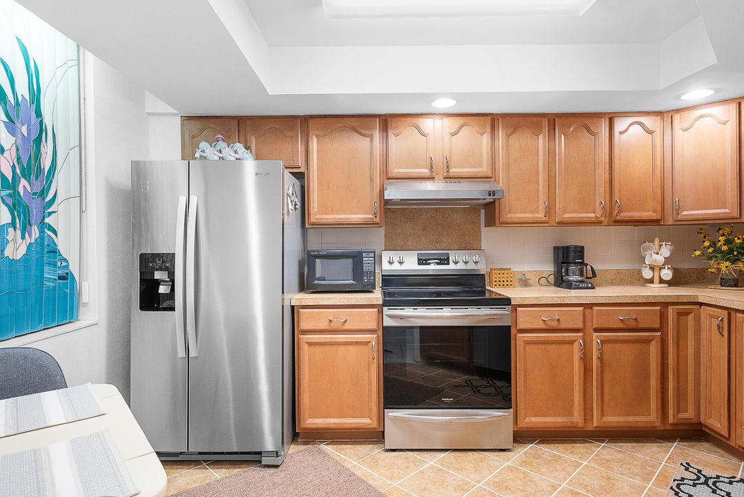 For Sale: $500,000 (2 beds, 2 baths, 1290 Square Feet)