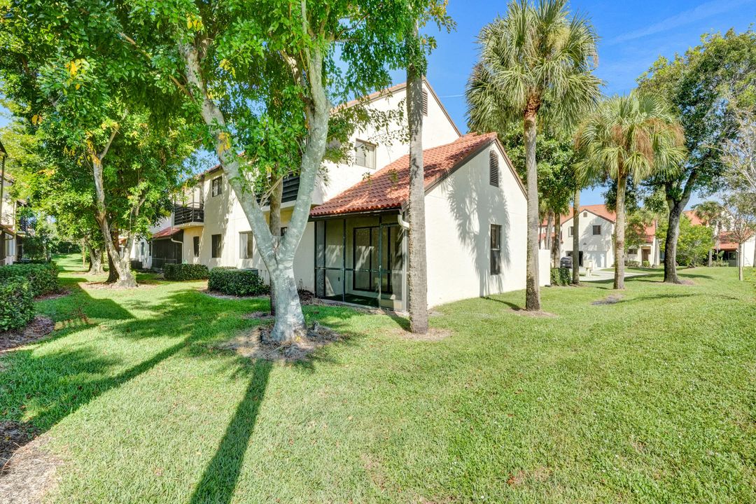 For Sale: $248,981 (2 beds, 2 baths, 996 Square Feet)