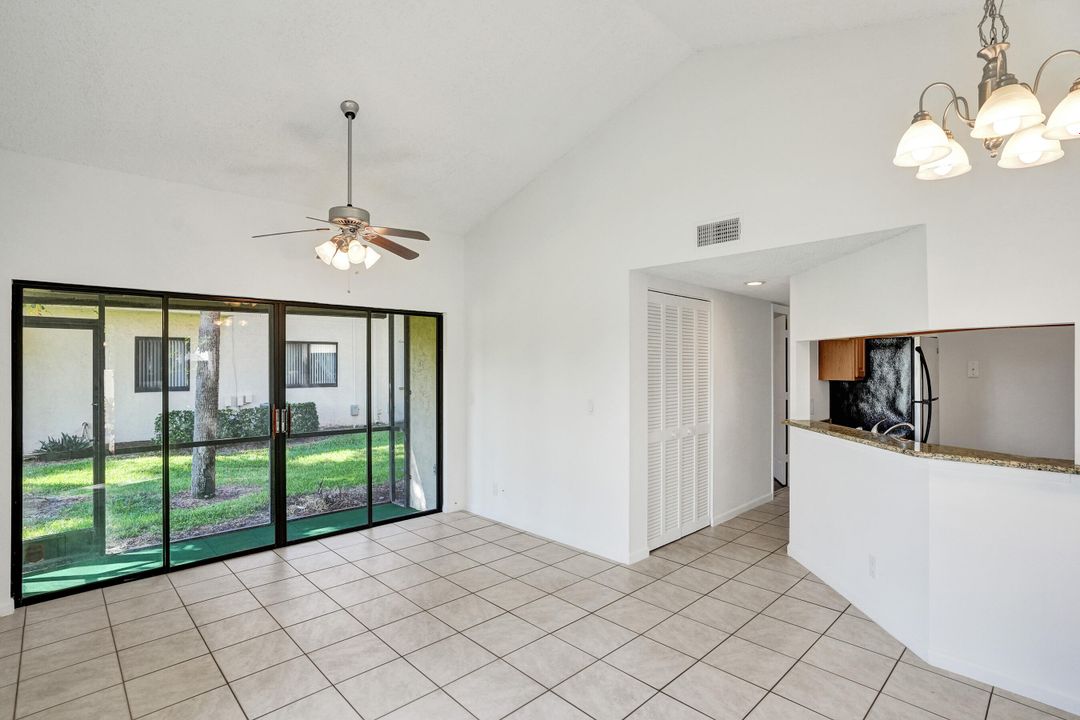 For Sale: $248,981 (2 beds, 2 baths, 996 Square Feet)