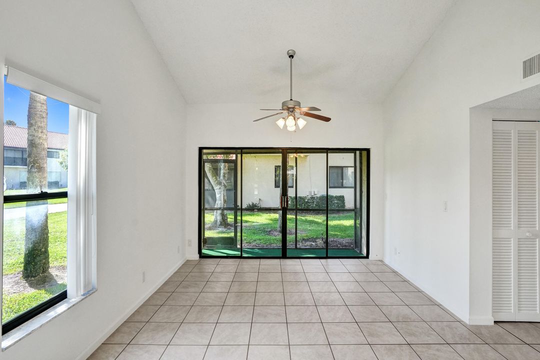 For Sale: $248,981 (2 beds, 2 baths, 996 Square Feet)