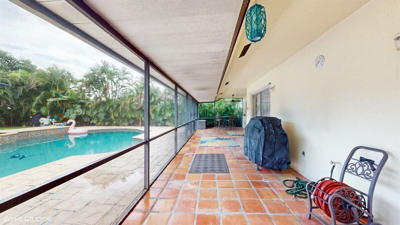 En Venta: $899,000 (4 camas, 2 baños, 2294 Pies cuadrados)