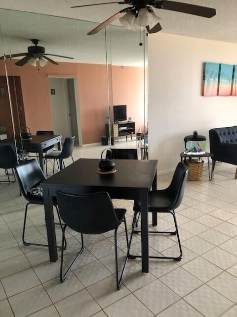 For Rent: $2,300 (2 beds, 2 baths, 1191 Square Feet)