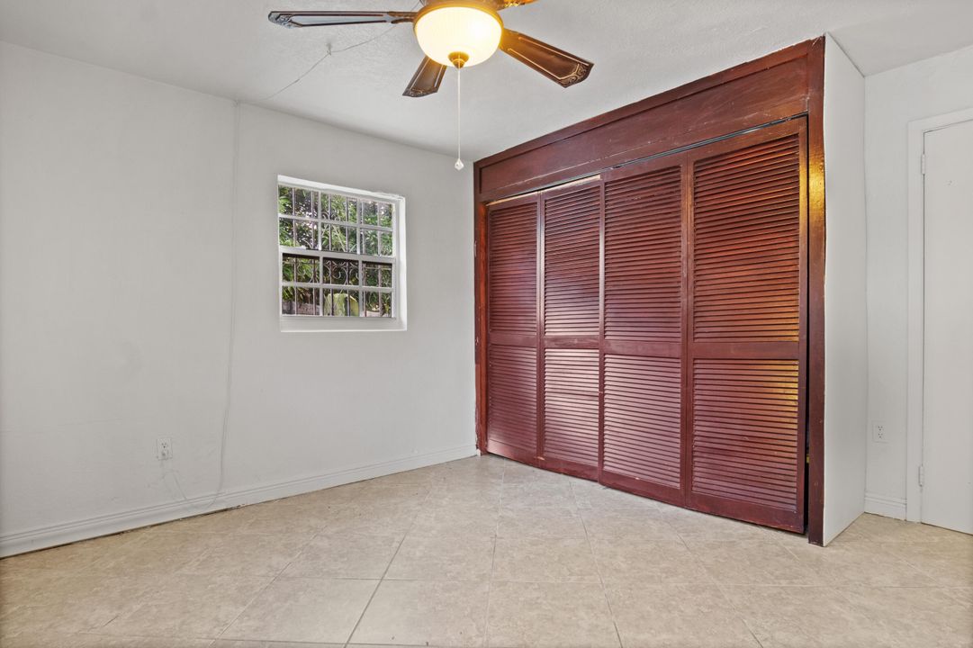 For Sale: $400,000 (4 beds, 2 baths, 1500 Square Feet)