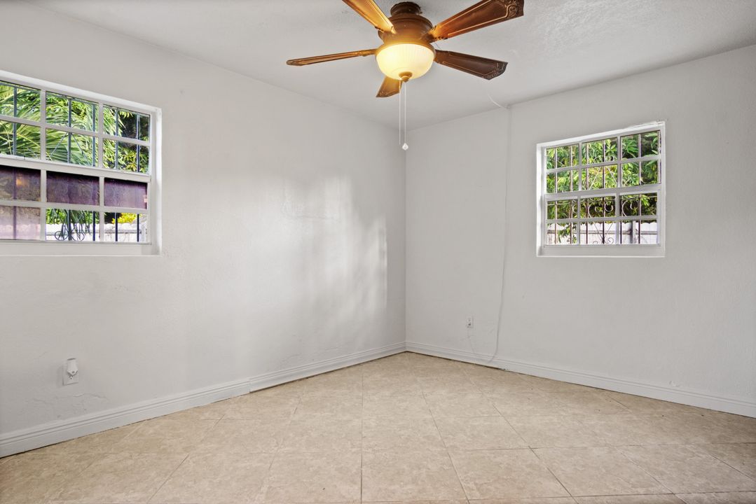 For Sale: $400,000 (4 beds, 2 baths, 1500 Square Feet)