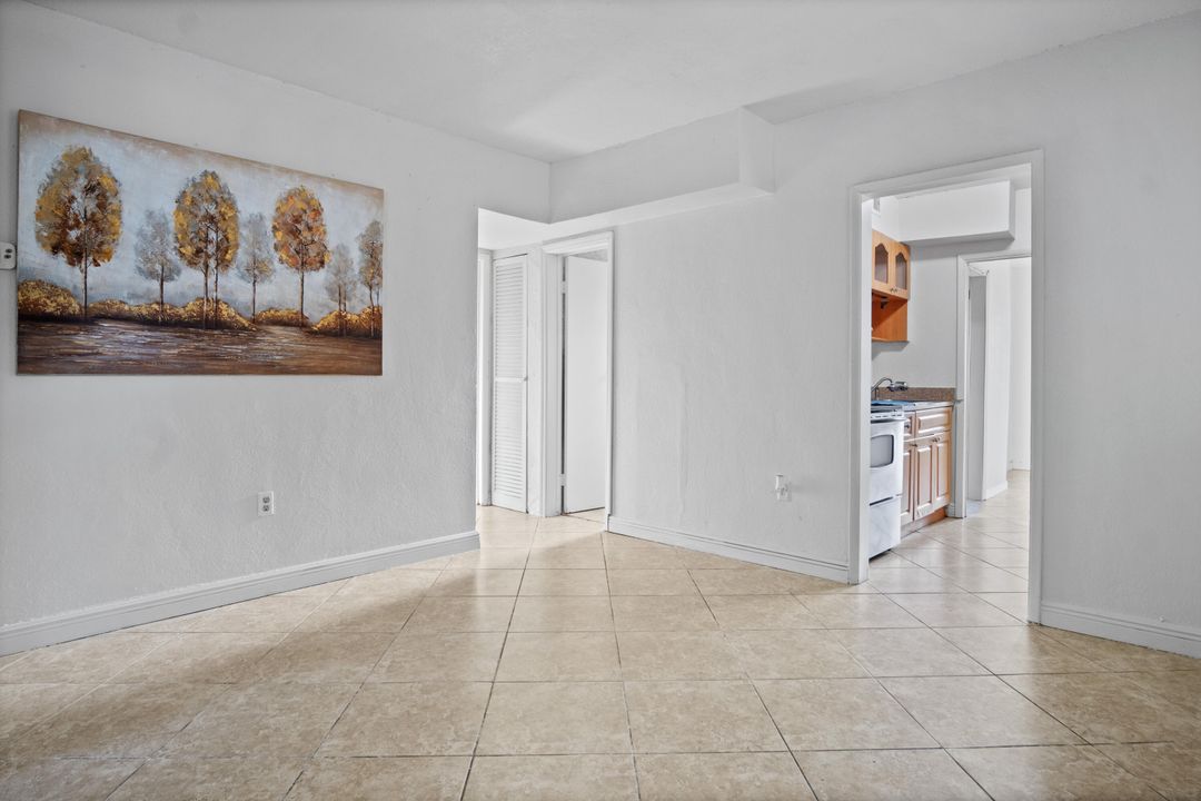 For Sale: $400,000 (4 beds, 2 baths, 1500 Square Feet)