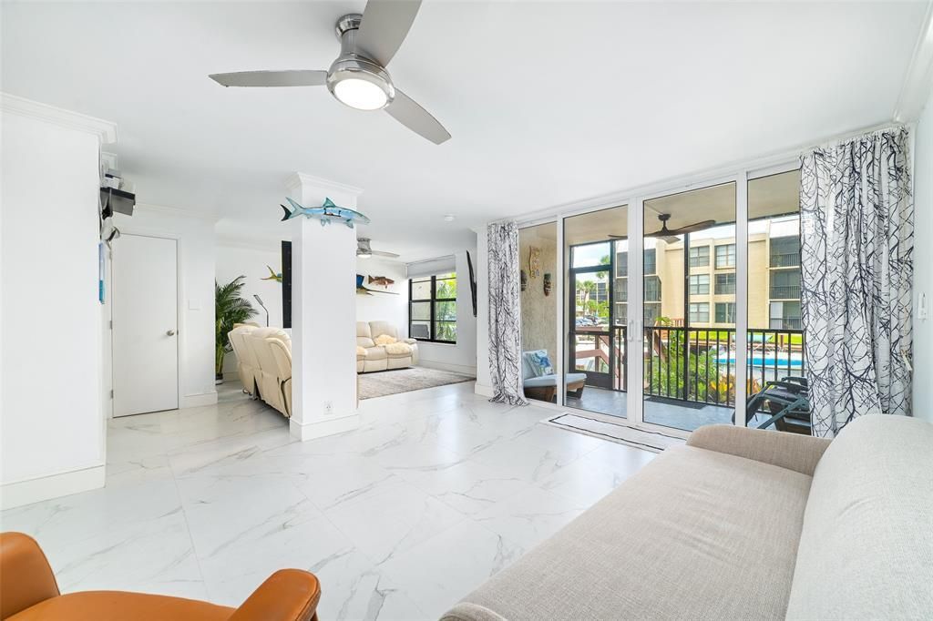 For Sale: $469,000 (2 beds, 2 baths, 1095 Square Feet)