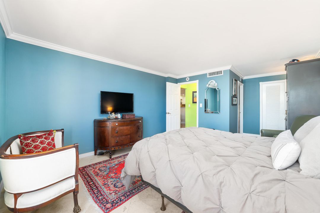 For Sale: $375,000 (2 beds, 2 baths, 1130 Square Feet)