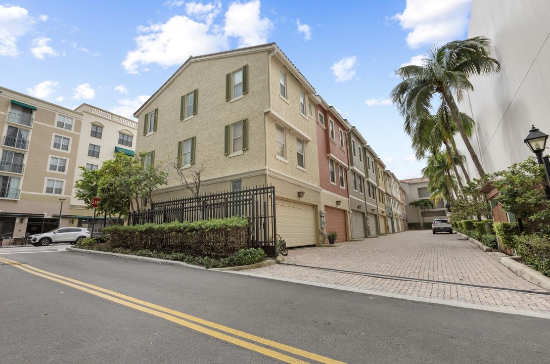 For Sale: $1,029,000 (3 beds, 2 baths, 1603 Square Feet)