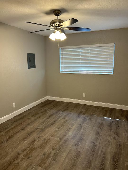 For Rent: $1,700 (1 beds, 1 baths, 600 Square Feet)