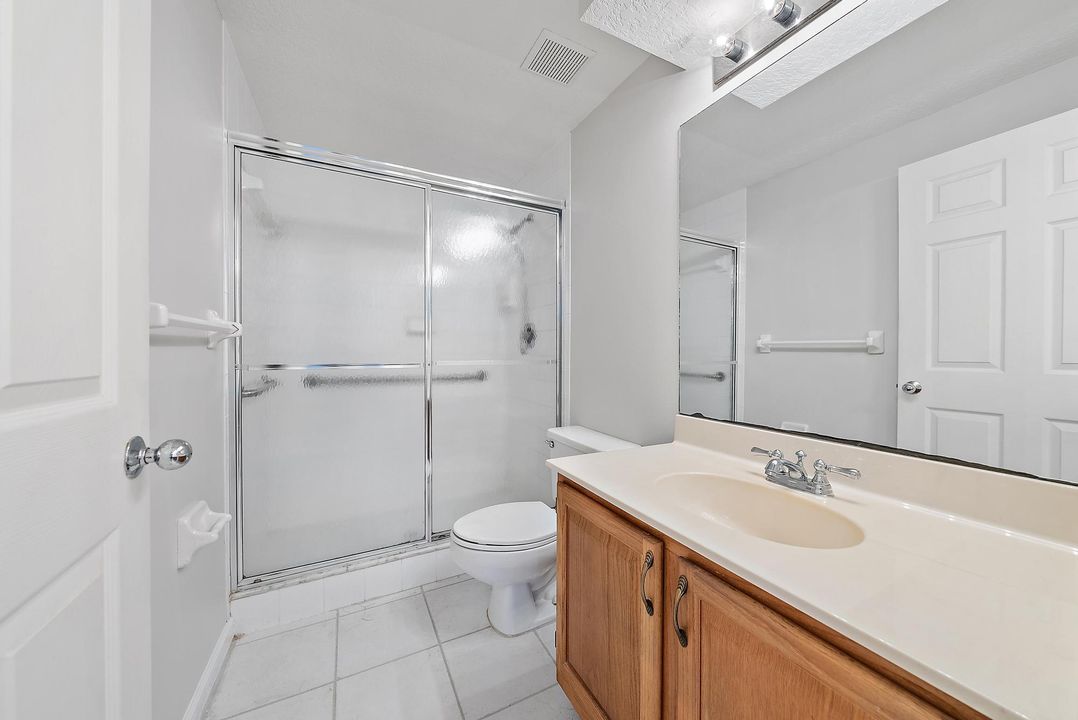 For Sale: $315,000 (2 beds, 2 baths, 1160 Square Feet)