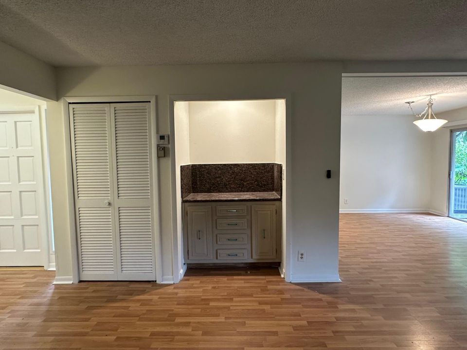 For Rent: $2,850 (3 beds, 2 baths, 1461 Square Feet)