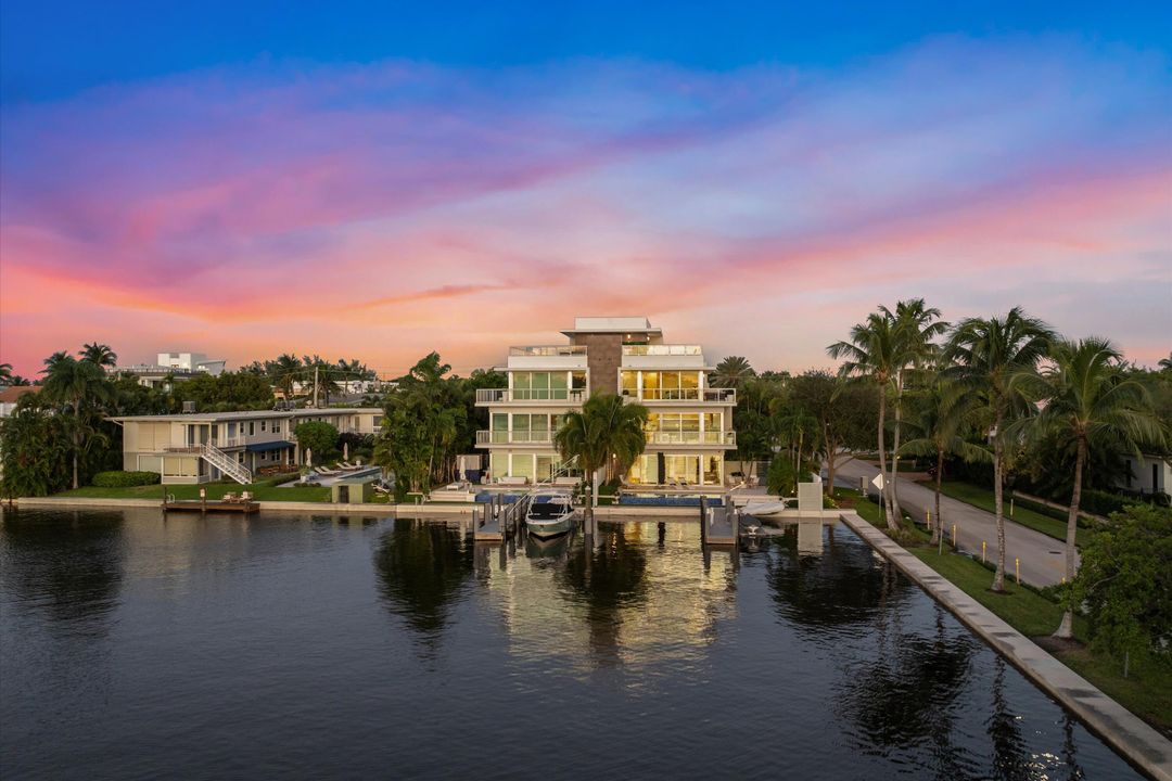 Active With Contract: $6,295,000 (4 beds, 4 baths, 3845 Square Feet)