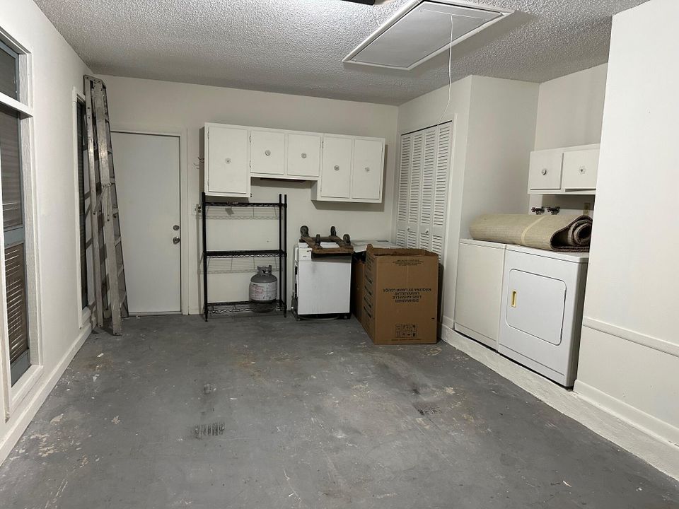 For Rent: $2,850 (3 beds, 2 baths, 1461 Square Feet)