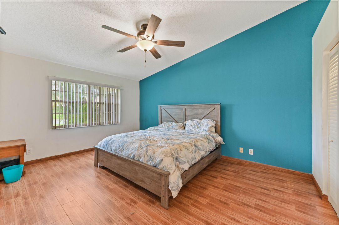 For Sale: $375,000 (2 beds, 2 baths, 1127 Square Feet)