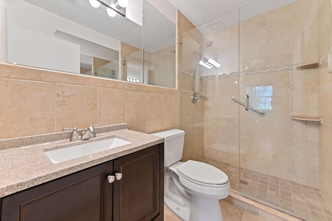 For Sale: $375,000 (2 beds, 2 baths, 1127 Square Feet)