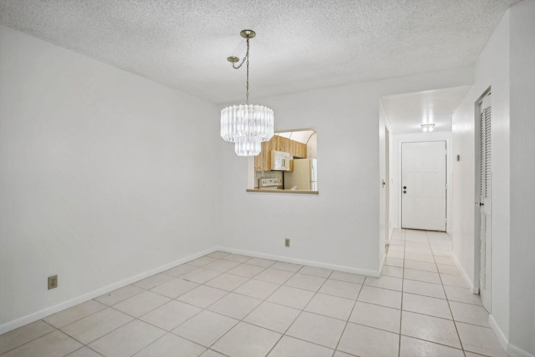 For Sale: $174,995 (2 beds, 2 baths, 1059 Square Feet)