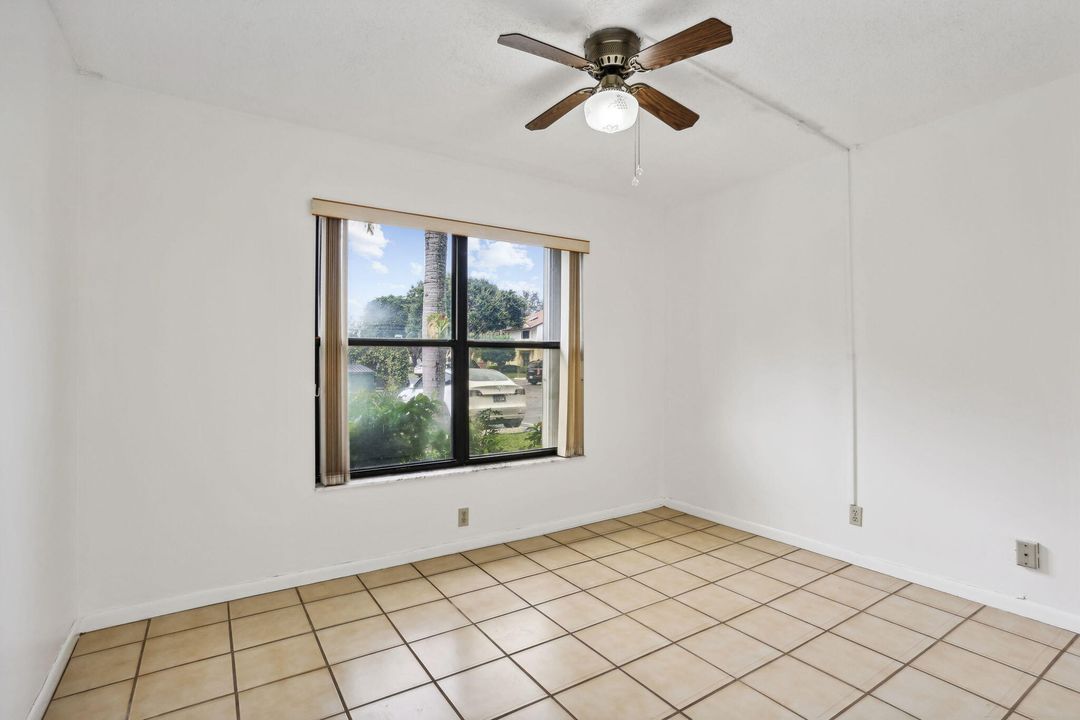 For Sale: $174,995 (2 beds, 2 baths, 1059 Square Feet)