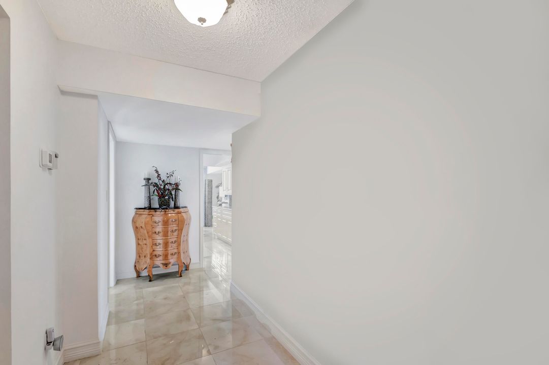 For Sale: $839,900 (2 beds, 2 baths, 1721 Square Feet)