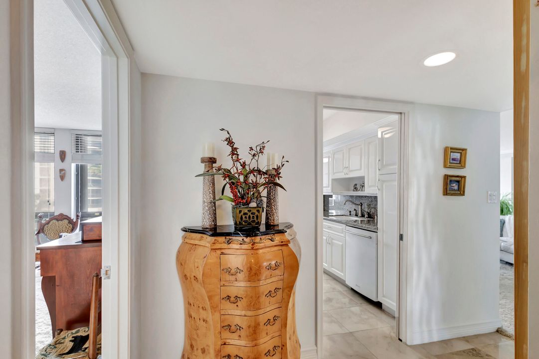 For Sale: $839,900 (2 beds, 2 baths, 1721 Square Feet)