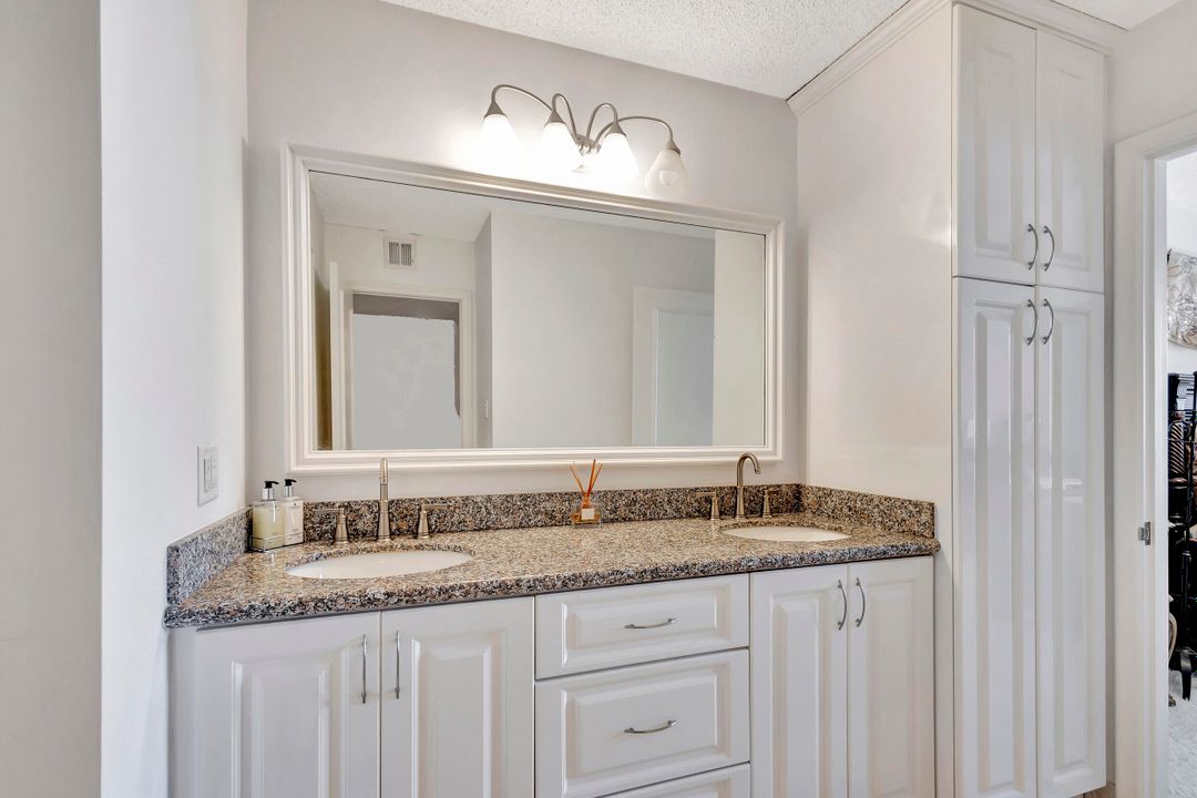 For Sale: $839,900 (2 beds, 2 baths, 1721 Square Feet)