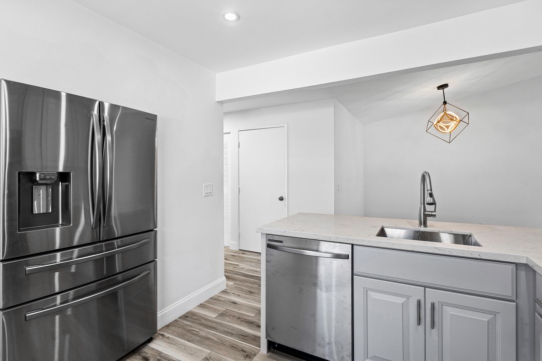 For Sale: $235,000 (2 beds, 2 baths, 1125 Square Feet)