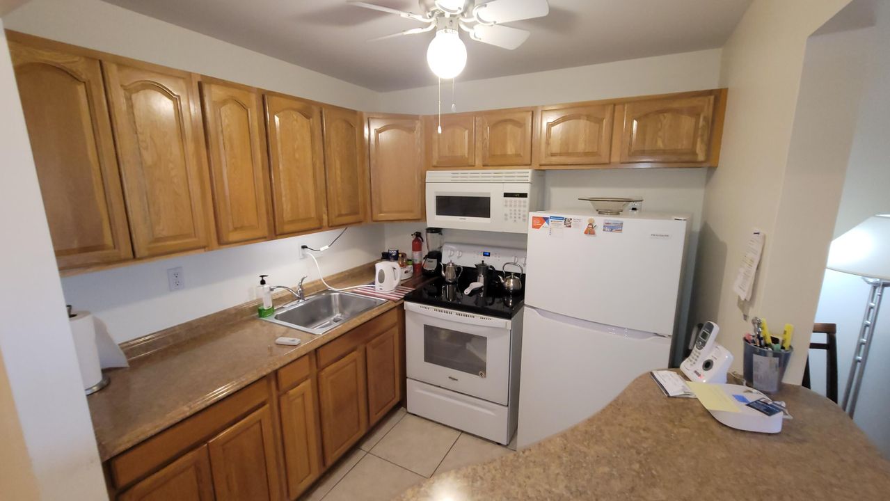 For Sale: $100,000 (1 beds, 1 baths, 532 Square Feet)