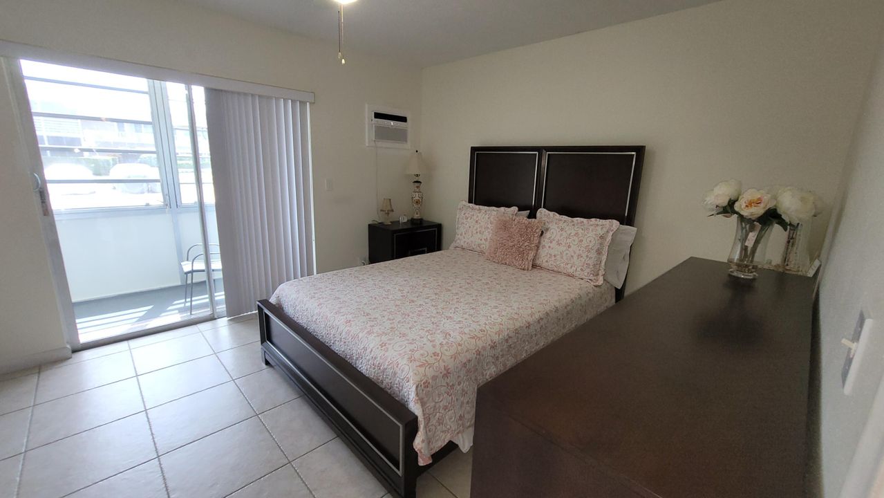 For Sale: $100,000 (1 beds, 1 baths, 532 Square Feet)