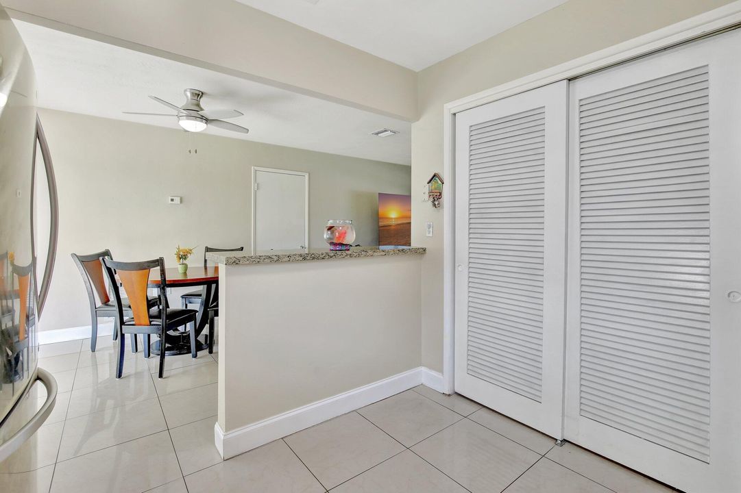 For Sale: $465,000 (2 beds, 1 baths, 975 Square Feet)