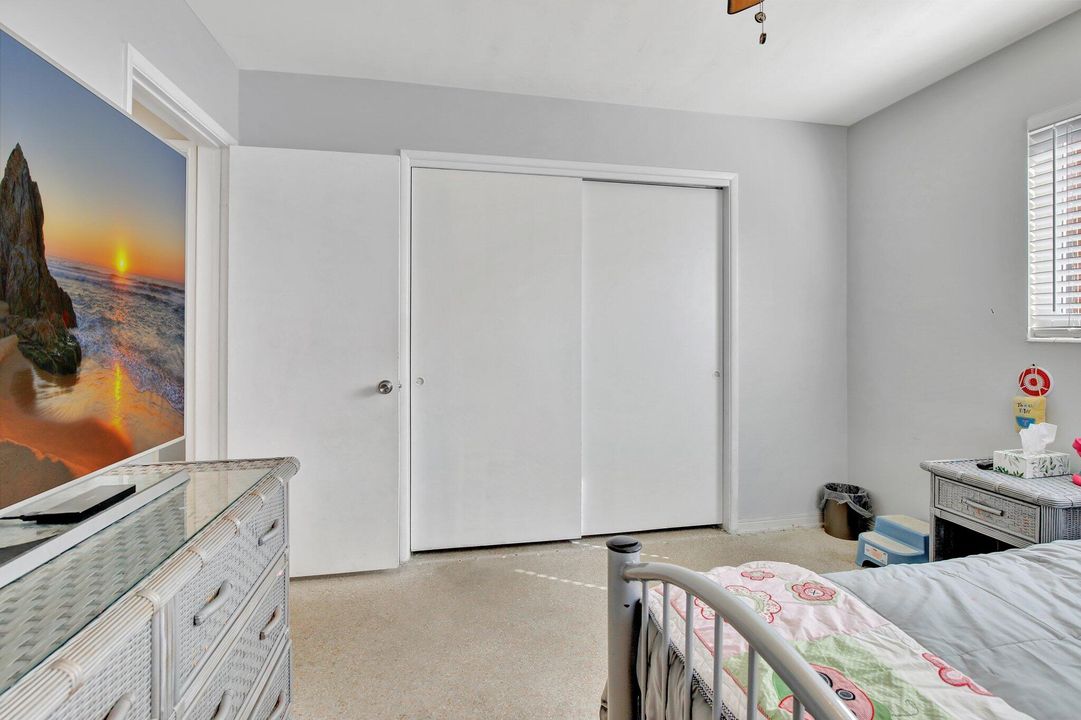 For Sale: $465,000 (2 beds, 1 baths, 975 Square Feet)