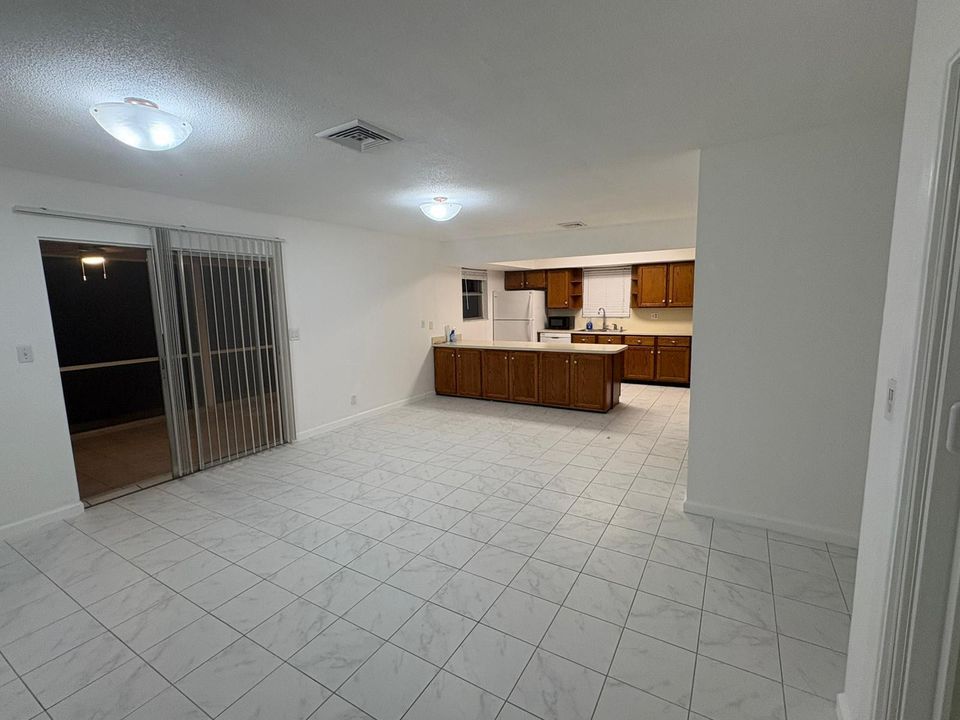 For Rent: $3,300 (3 beds, 3 baths, 1785 Square Feet)