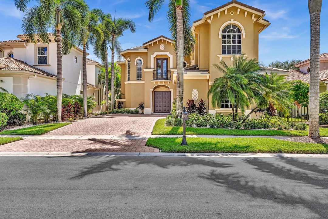 For Sale: $1,900,000 (4 beds, 4 baths, 4185 Square Feet)