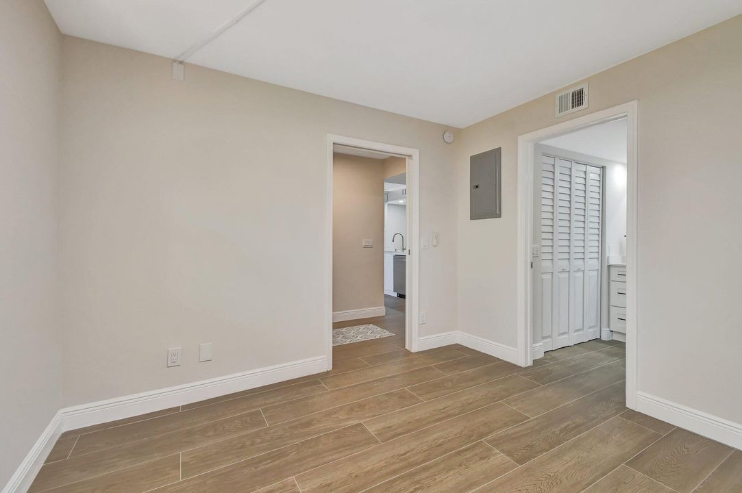 For Sale: $325,000 (2 beds, 2 baths, 1300 Square Feet)