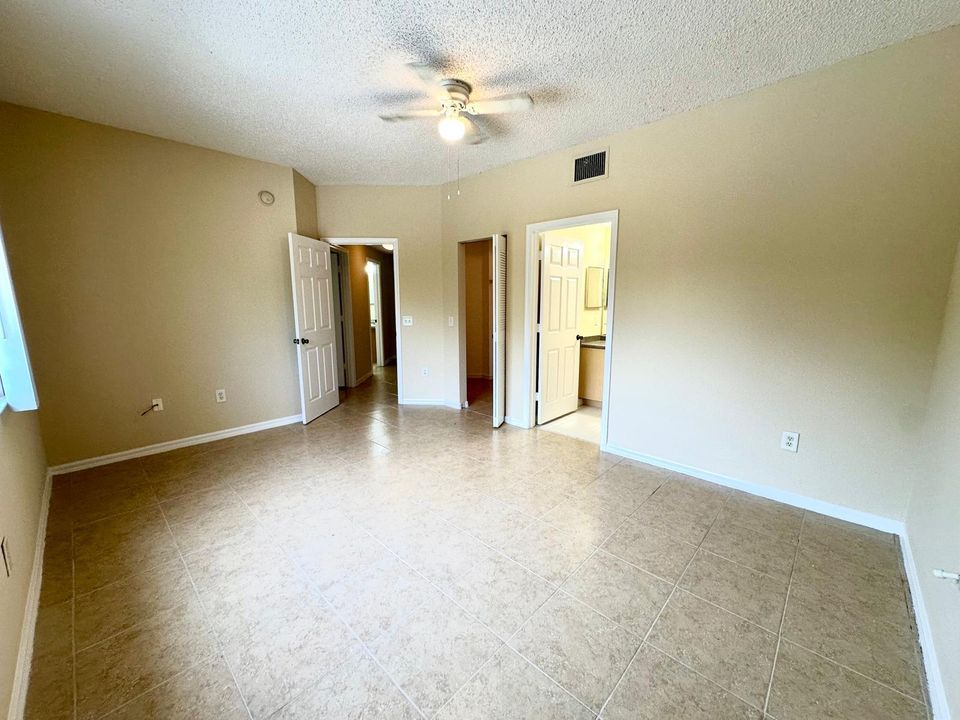 For Rent: $2,150 (2 beds, 2 baths, 1024 Square Feet)