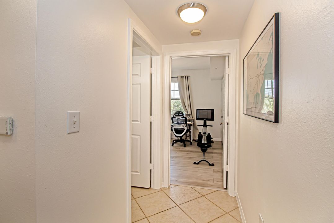 For Sale: $310,000 (2 beds, 2 baths, 1071 Square Feet)