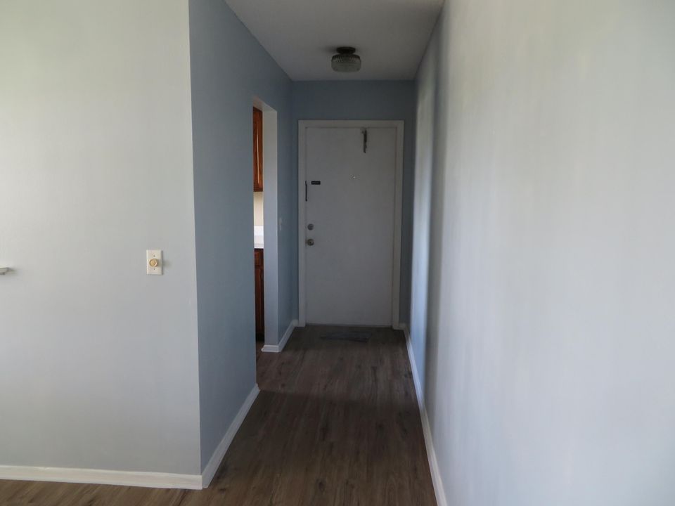 For Sale: $167,000 (2 beds, 2 baths, 1000 Square Feet)