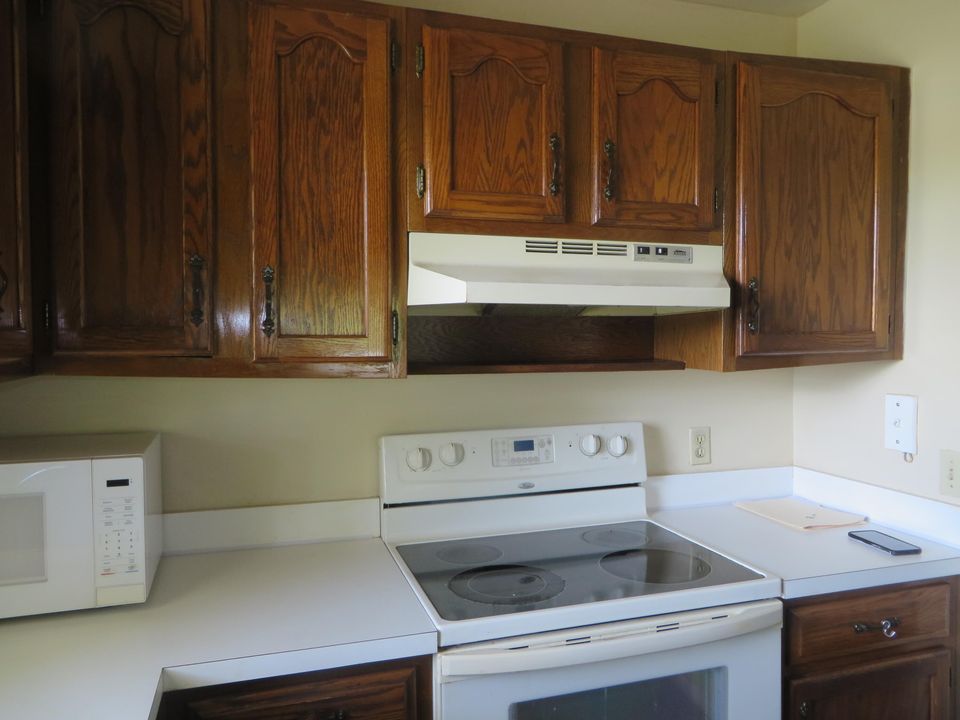 For Sale: $167,000 (2 beds, 2 baths, 1000 Square Feet)